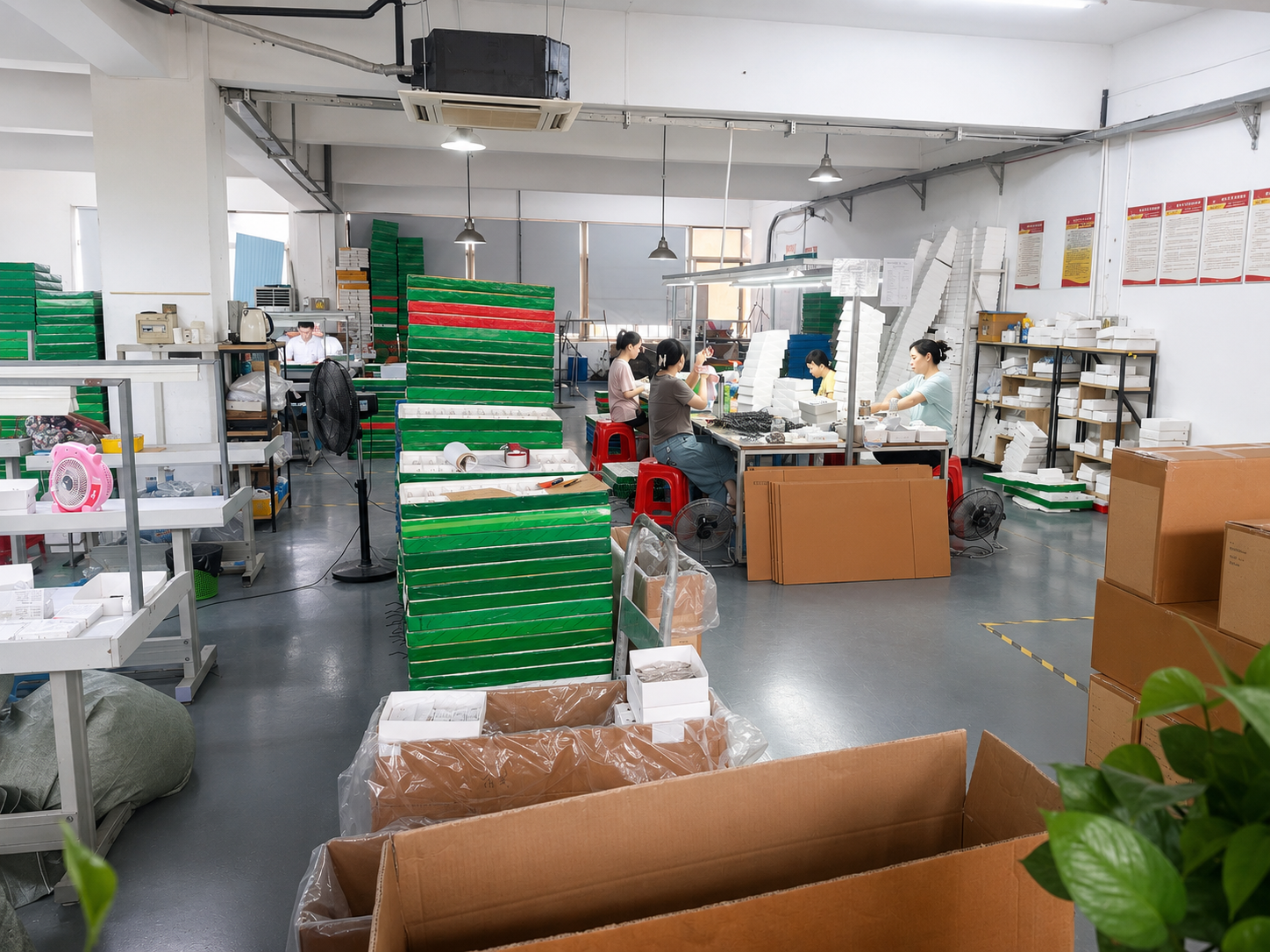 Eyewear workshop with packaged stock